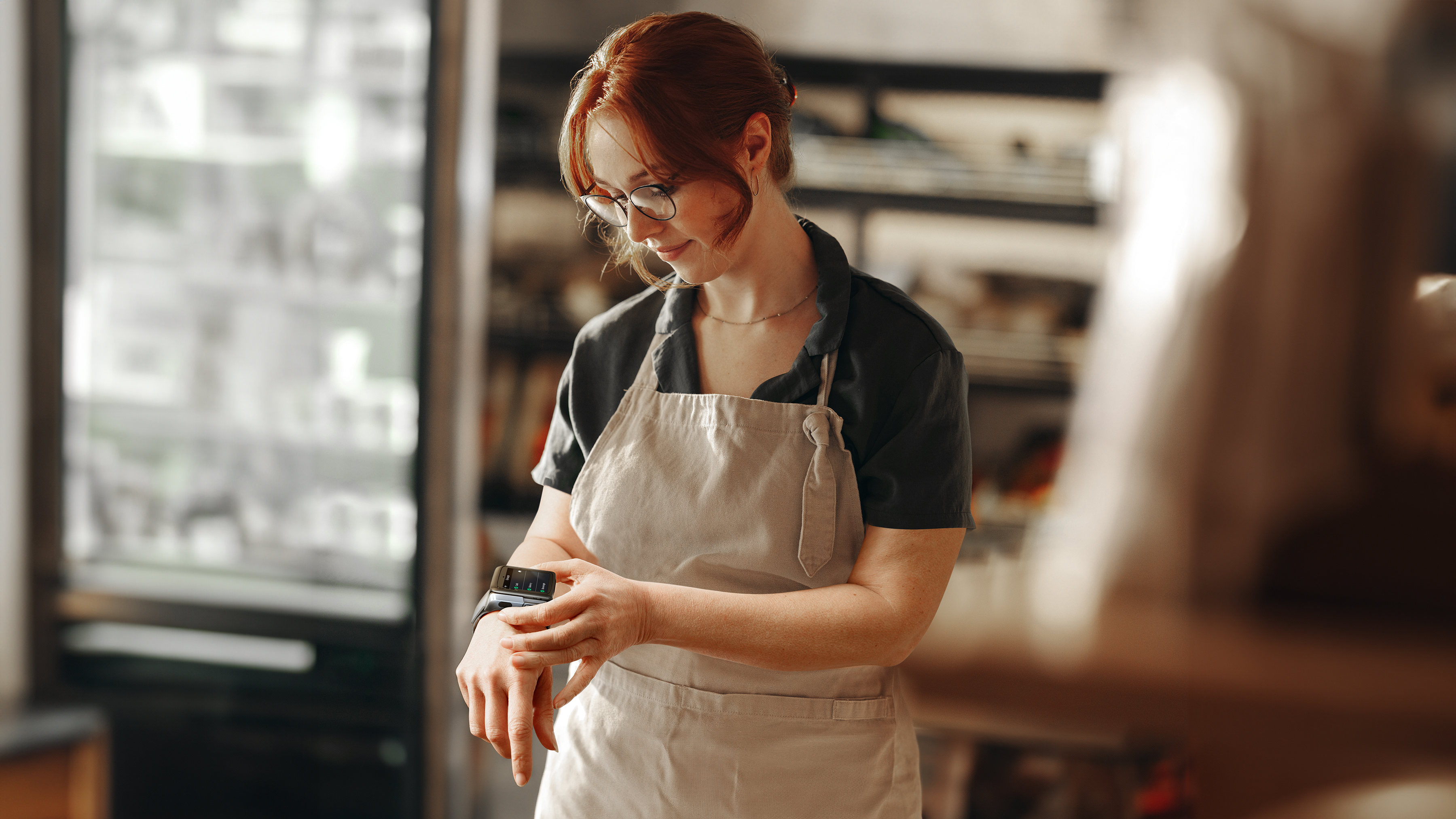 retail-photography-website-bakery-ws50-core-thin-wrist-mount-workcloud-communication-push-to-talk-16x9-3600x2025